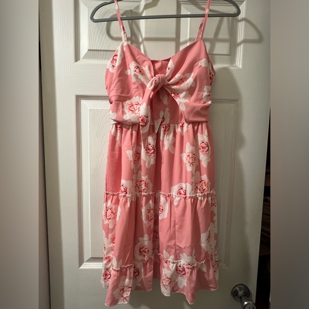 Pink Flowery Summery Dress 🌸